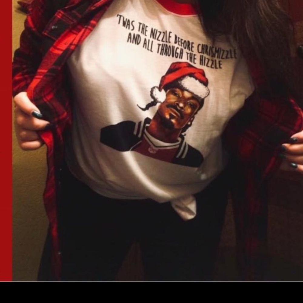 21 Threads Snoop Dogg Holiday Red and White Raglan Graphic Long-sleeved Tee